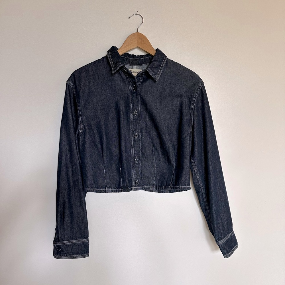 Madewell denim pleated cropped button up shirt in darwell size Small